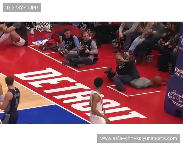 NBA球星场边吃爆米花：意想不到的轻松时刻