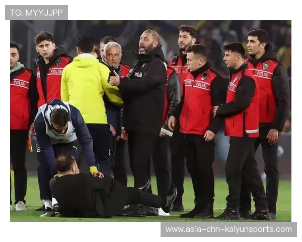 曼联转会操作受限，球迷愤怒难平